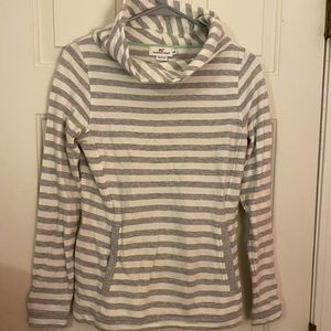 Vineyard Vines sweatshirt